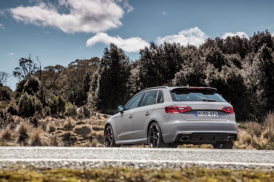  Audi RS3 Sportback (8V) 2015 года  (AU) (фото 4 из 30)